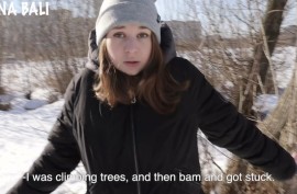 Заглатывает член